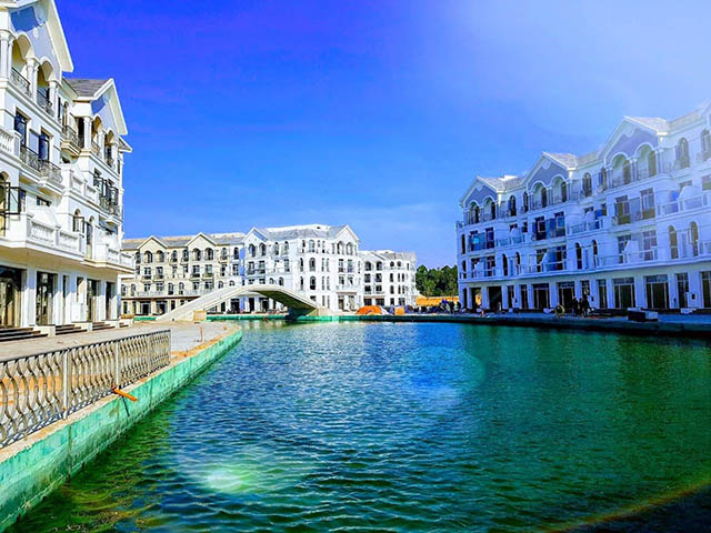 tiến độ thi c&ocirc;ng grand world ph&uacute; quốc